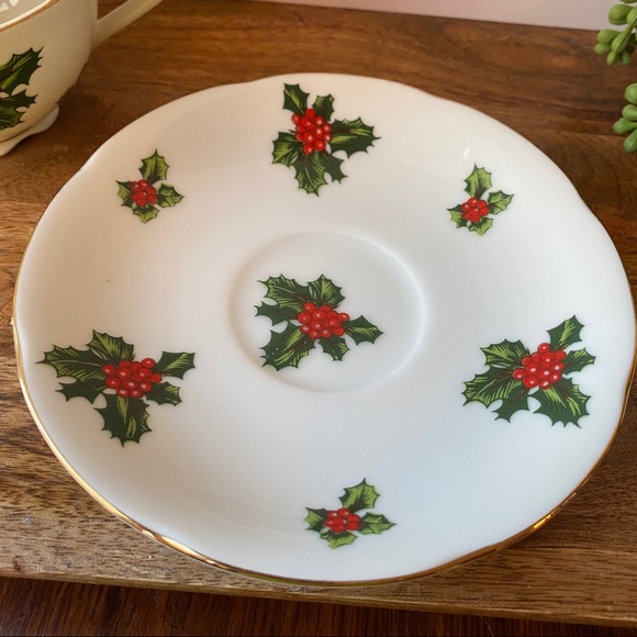 Lefton Tea Cup and Saucer Holly 7950 - Picture 4 of 16